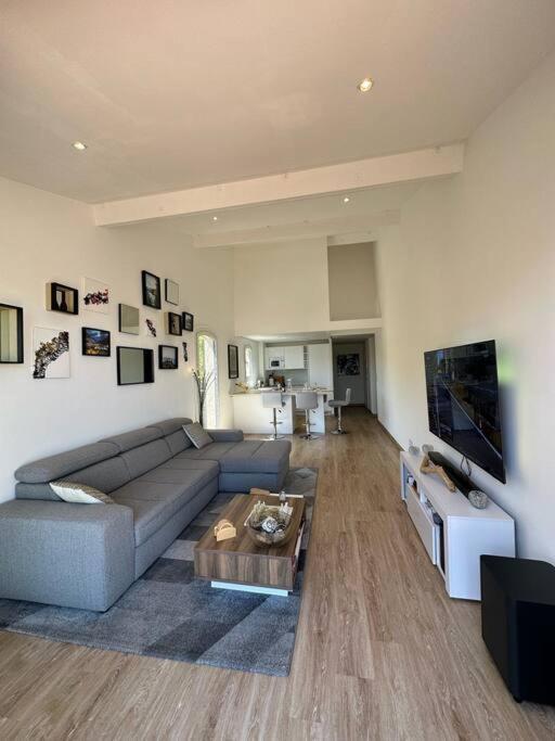 L'Atelier Marin Sur Le Port Des Marines Apartman Cogolin Kültér fotó